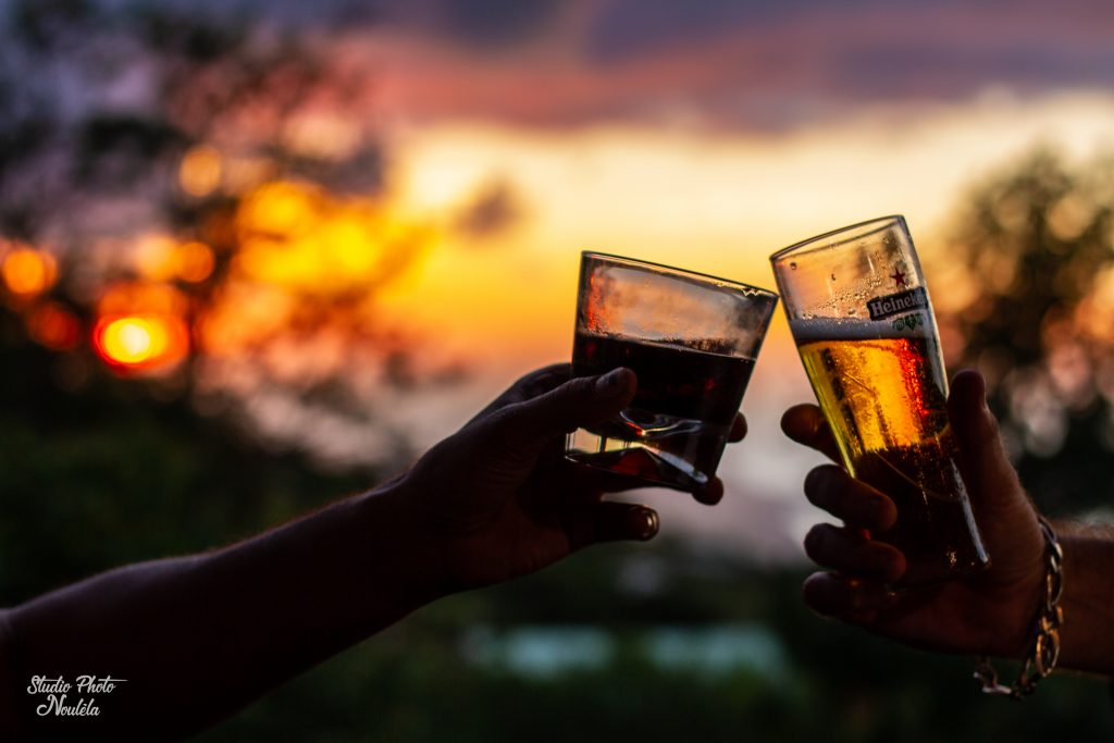 Ambiance chaleureuse et conviviale au Restaurant Bateau Pirate à Saint Paul Réunion